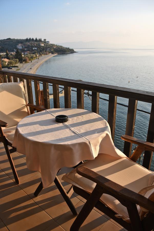 Maistrali Hotel อาฟิสโซส ภายนอก รูปภาพ