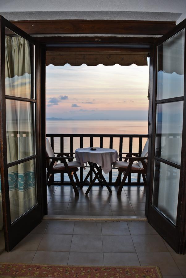 Maistrali Hotel อาฟิสโซส ภายนอก รูปภาพ